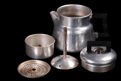 Cómo funciona una cafetera percoladora?