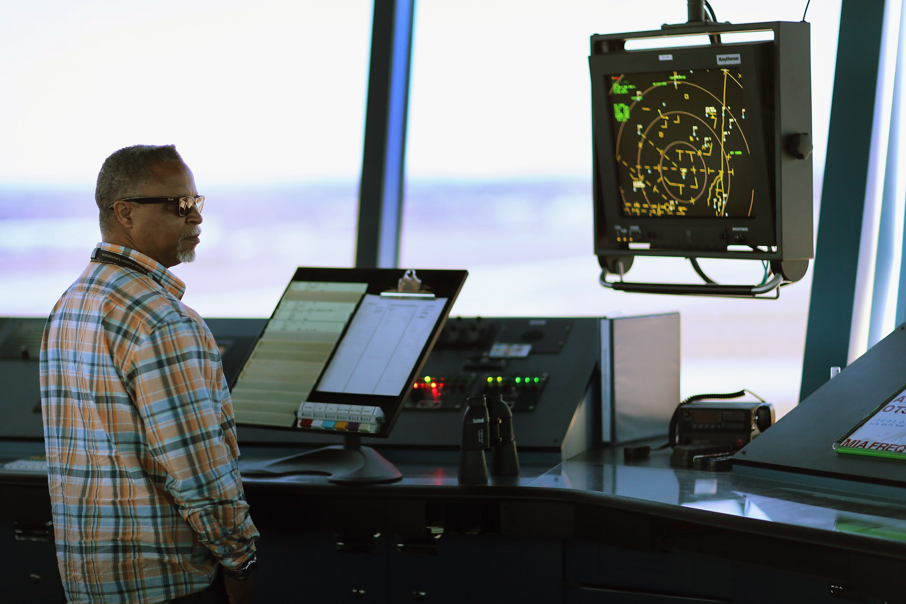 entry-level-air-traffic-controller-salary-career-trend