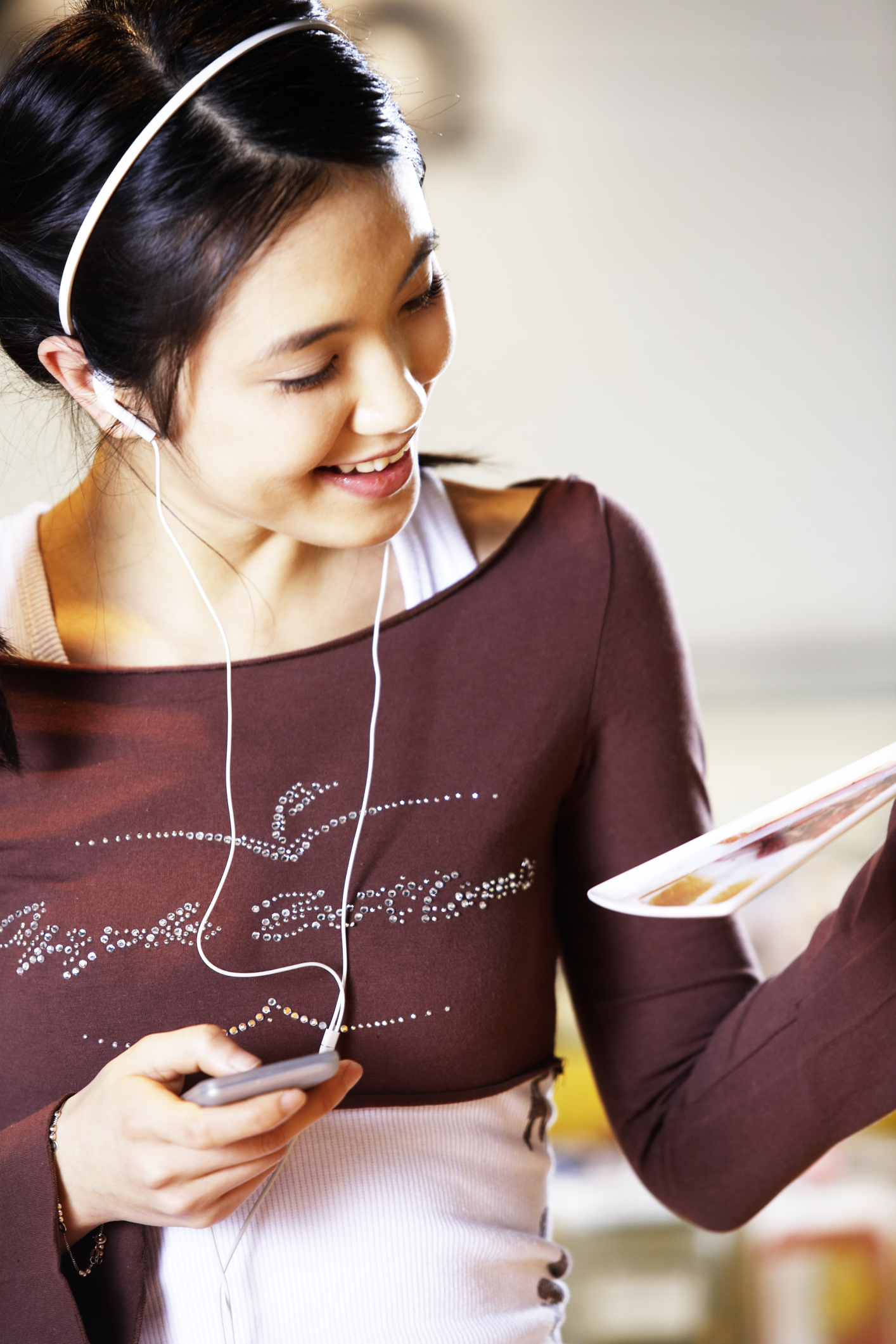 Cómo cargar un iPod sin el cargador (En 6 Pasos) Techlandia