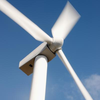 The gearbox is the main component of the wind turbine drive train.