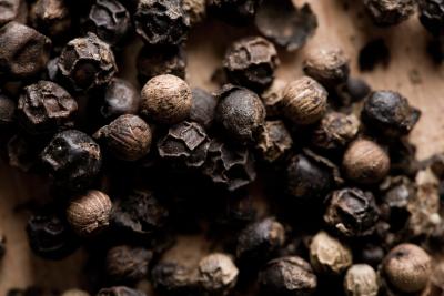 What is a substitute for green peppercorns?