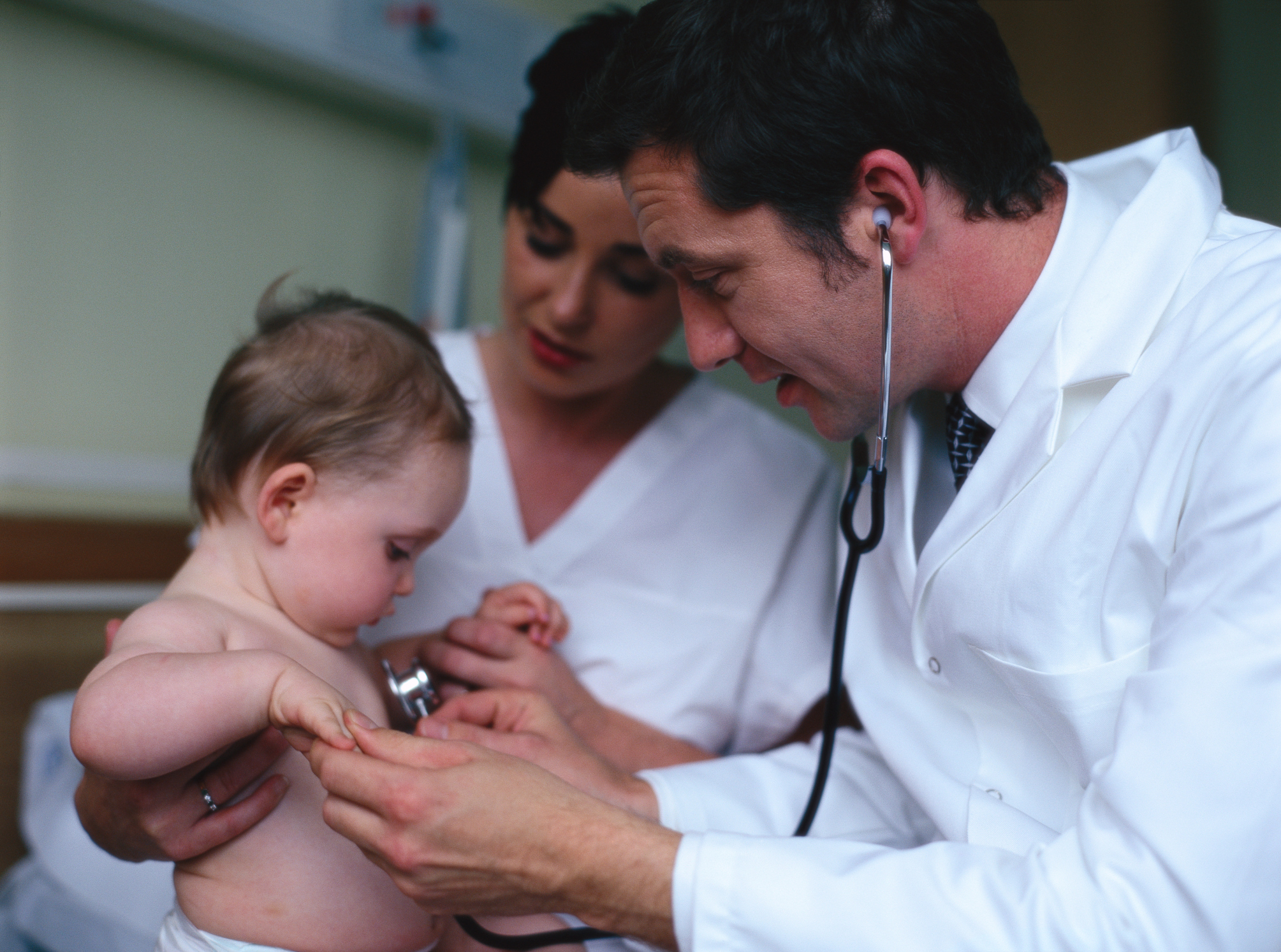 What are the symptoms of Staphylococcus aureus in infants What are the symptoms of Staphylococcus aureus in infants