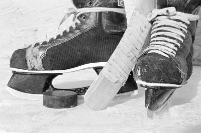 do ice skates get dull without use