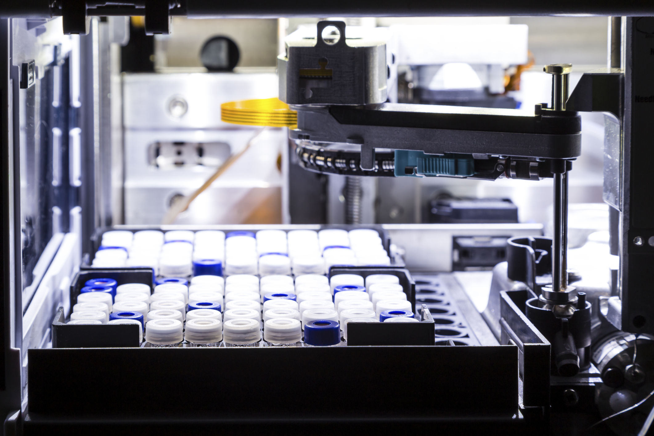 Disadvantages &amp; Advantages of an HPLC Sciencing