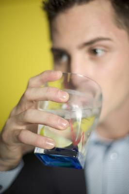 Síndrome de abstinência e um deliriya em alcoolismo.
