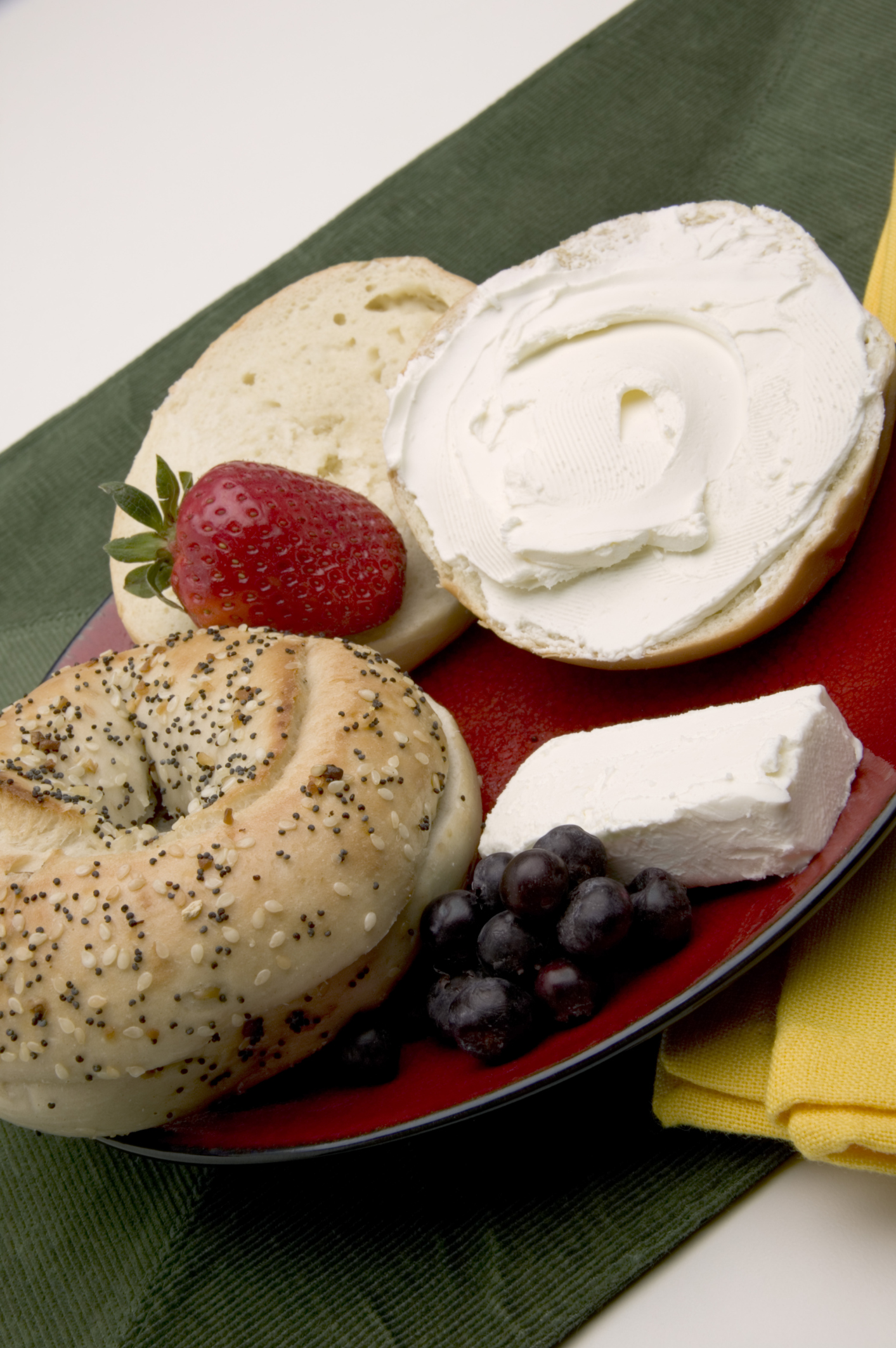 What Can Be Eaten With Cream Cheese on a Low-Carb Diet? | Chron.com