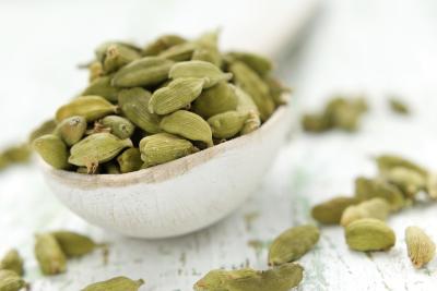 What Are the Benefits of Cardamom Tea?