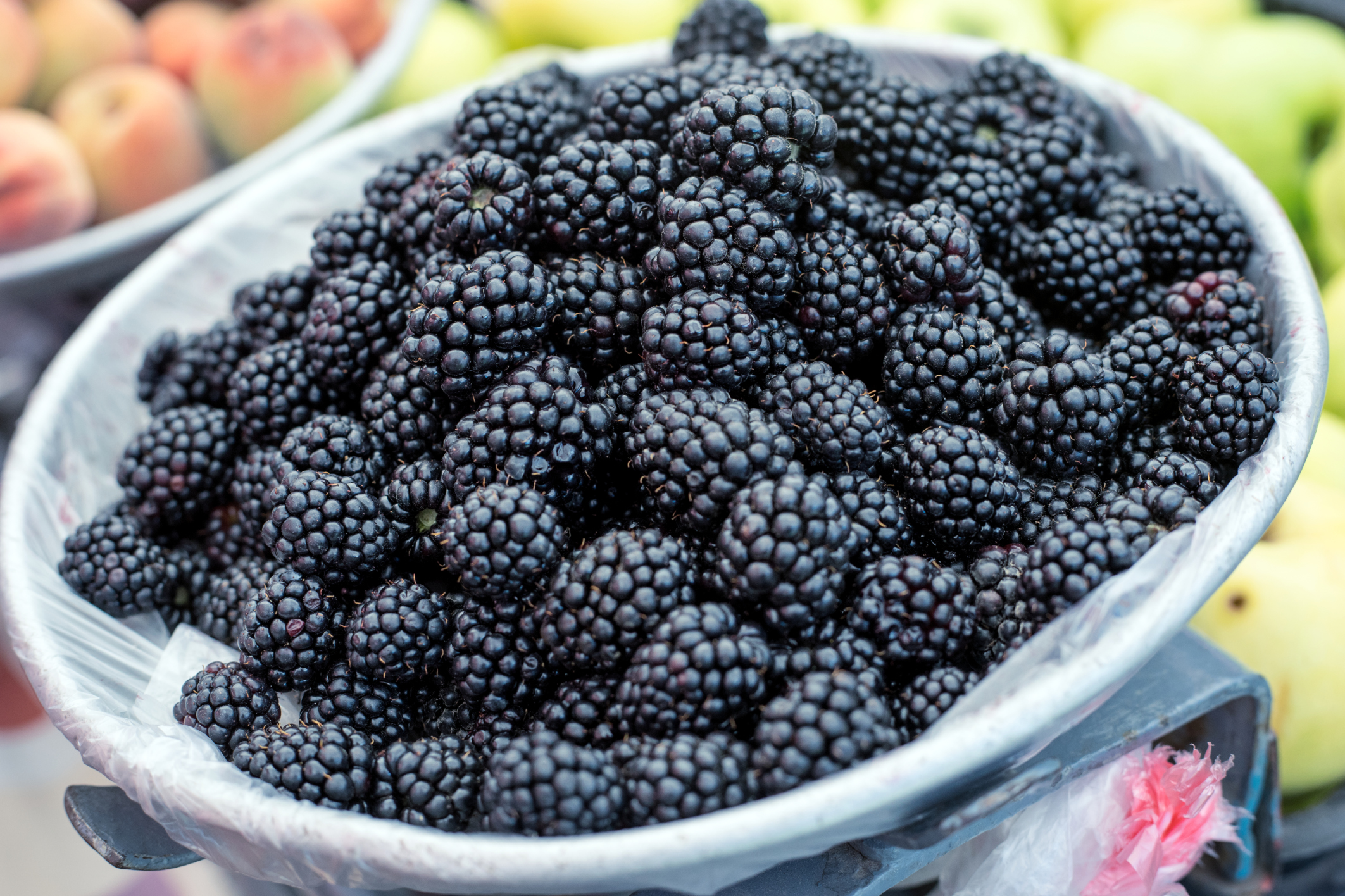 Natural Sugars in Blackberries Healthfully
