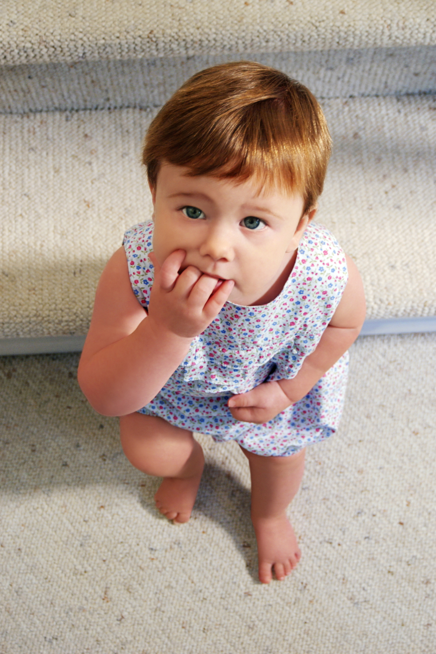 does baby cut first teeth