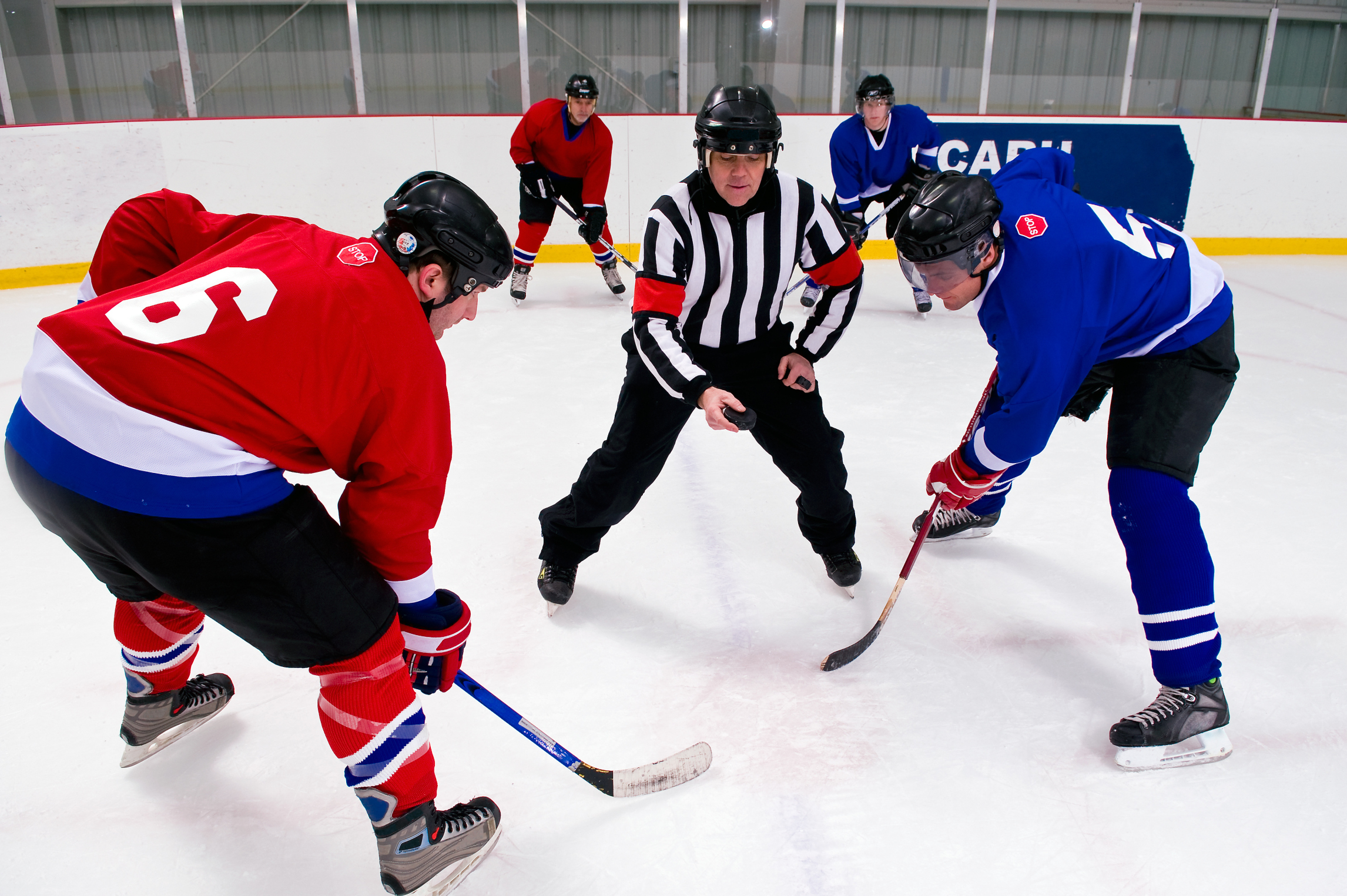 CapCut_goalie throwing stick at player