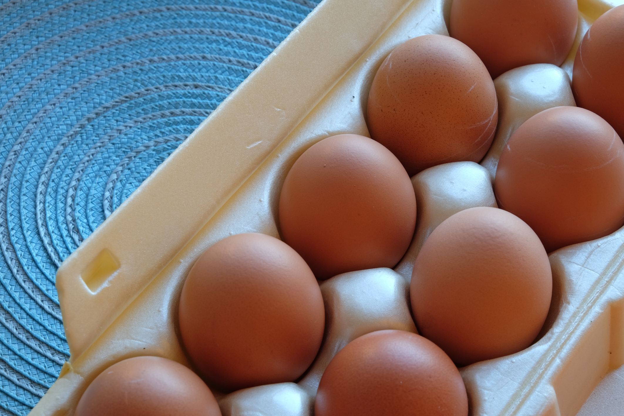 how-much-protein-is-in-a-boiled-egg-healthfully