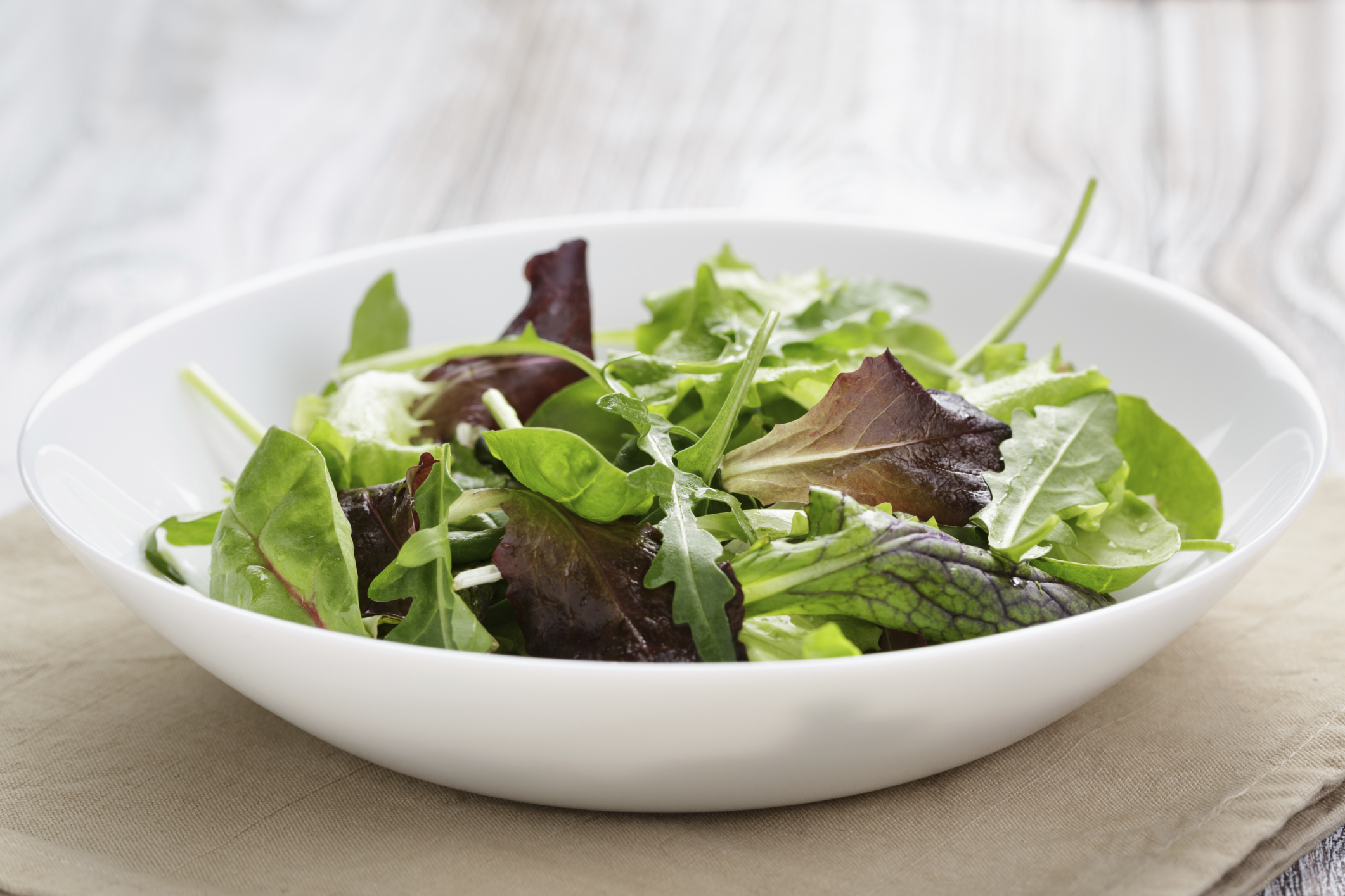 Vitamins in Salad Greens Healthfully