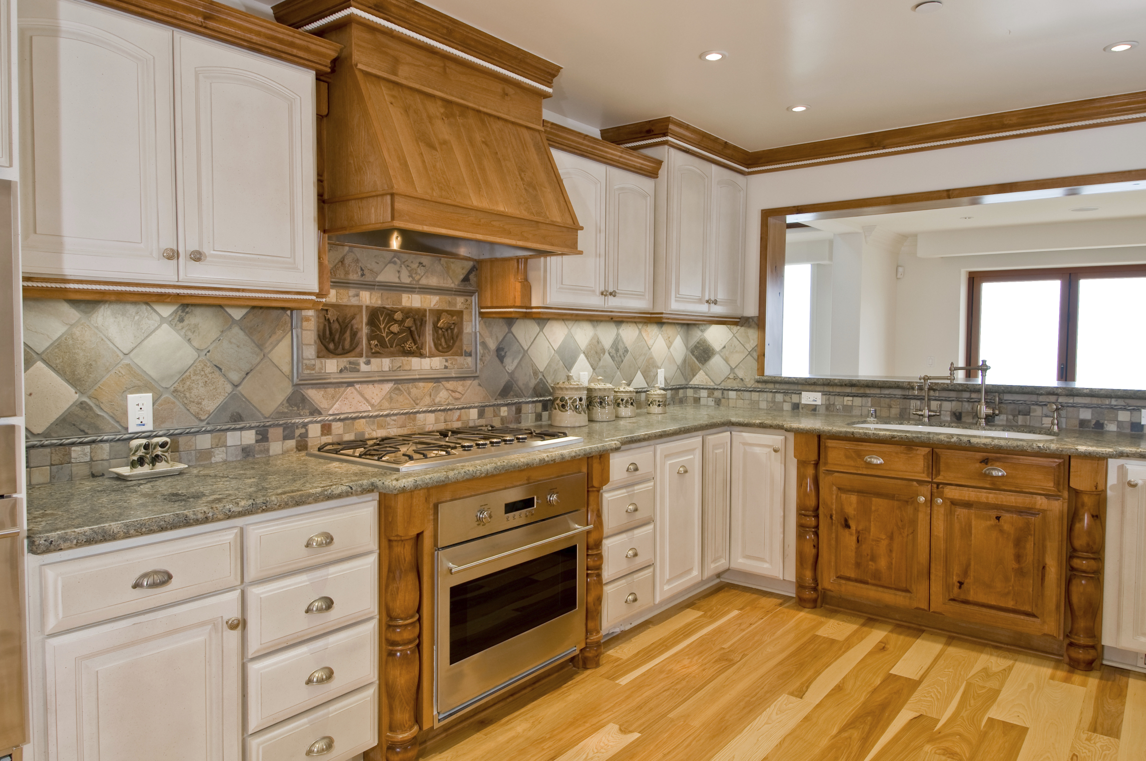 Granite Kitchen Countertops With Honey Oak Cabinets Things In The Kitchen   92275988 